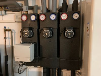 Pumpen für die Wohnungen und FBHZ