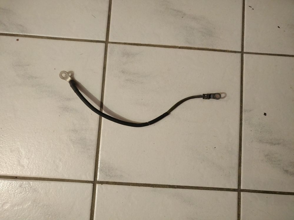 Das ist der "Kabelbaum"der leider über viele Monate nicht aufzutreiben war.