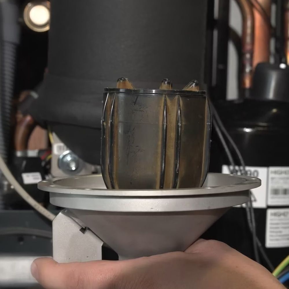 Schwimmerventil überprüfen.jpg