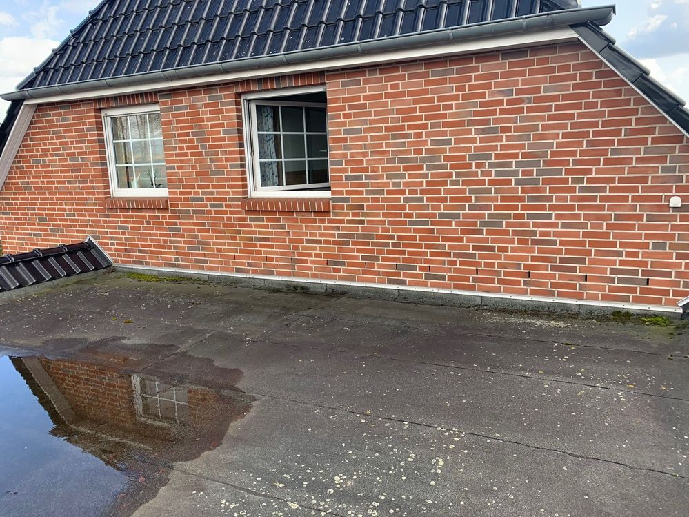 Aufstellort Außeneinheit mind. 1,5 m rechts neben dem Fenster