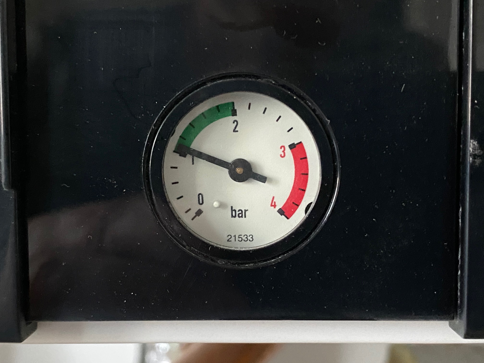 Manometer, wasserdruckmesser in der heizungsanlage